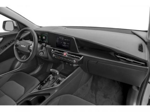 Used 2023 Kia Niro LX image 18
