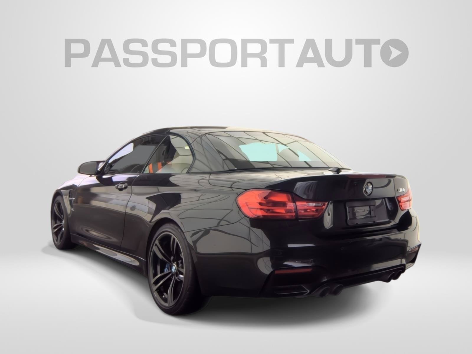 Used 2017 BMW M4 Convertible RWD image 3