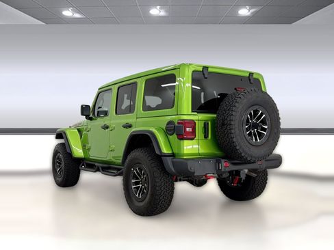 Used 2025 Jeep Wrangler Unlimited Rubicon AWD/4WD image 3