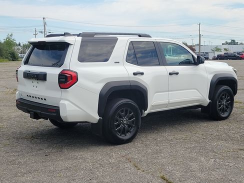 Used 2025 Toyota 4Runner SR5 AWD/4WD image 5