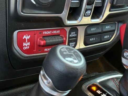 Used 2022 Jeep Gladiator Rubicon w/ Cold Weather Group AWD/4WD image 34