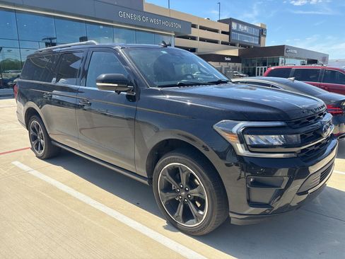 Used 2023 Ford Expedition Max Limited image 3