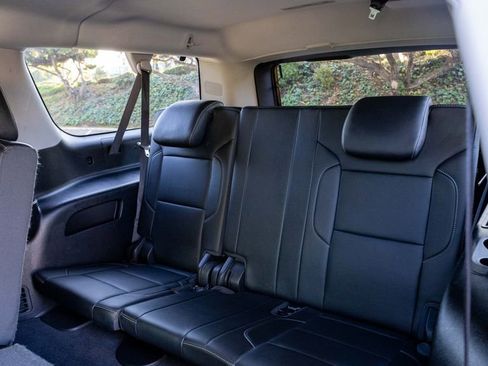 Used 2019 Chevrolet Suburban LT image 37