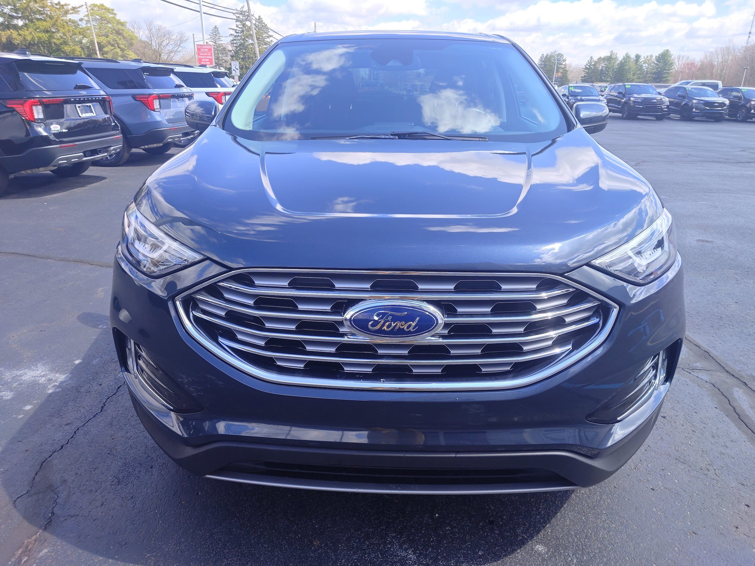 Used 2022 Ford Edge SEL w/ Convenience Package AWD/4WD image 3