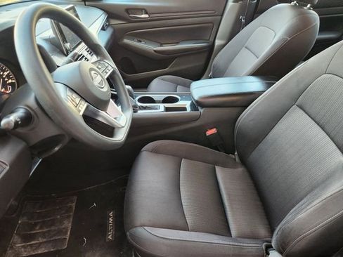 Used 2024 Nissan Altima 2.5 SV image 11
