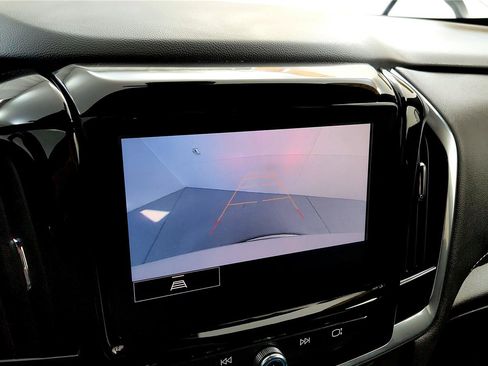 Used 2023 Chevrolet Traverse LT image 20