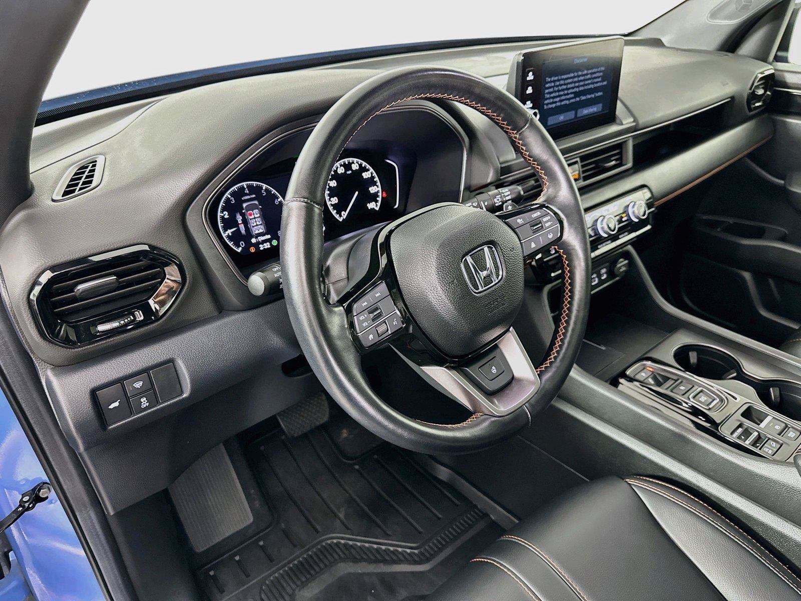 Certified 2025 Honda Pilot TrailSport image 24