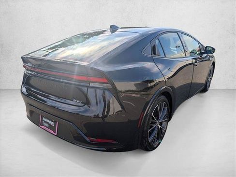 Certified 2025 Toyota Prius XLE FWD image 5