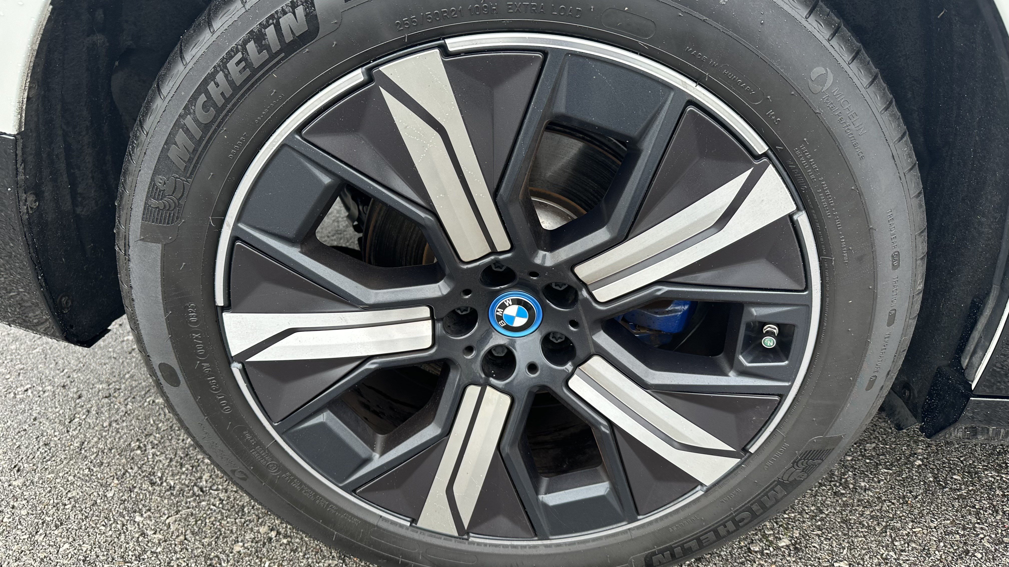 Certified 2024 BMW iX xDrive50 w/ Sport Package AWD/4WD image 14