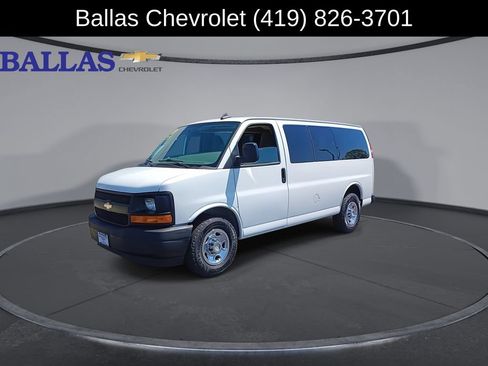 Used 2017 Chevrolet Express 2500 LS RWD image 4