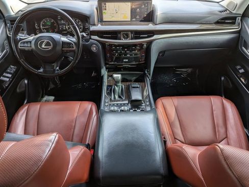 Used 2021 Lexus LX 570 4WD w/ Luxury Package image 19