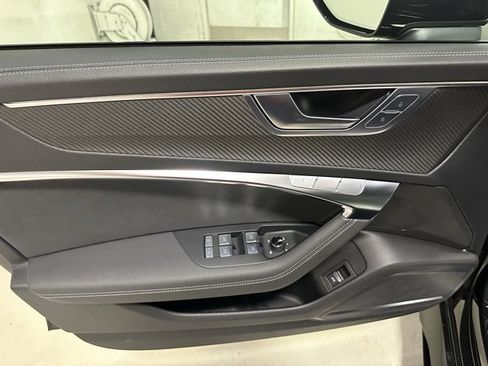 Used 2022 Audi RS 6 image 33