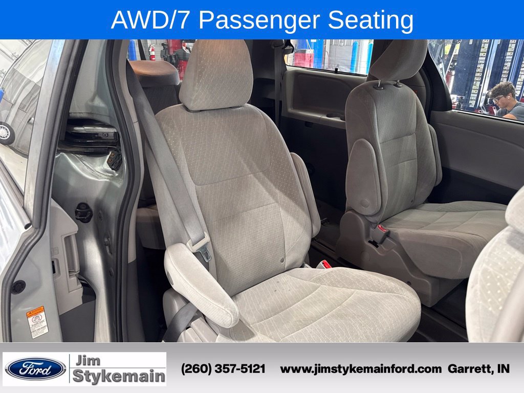 Used 2019 Toyota Sienna LE AWD/4WD image 35
