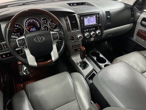 Used 2014 Toyota Sequoia Platinum w/ Preferred Accessory Package AWD/4WD image 12