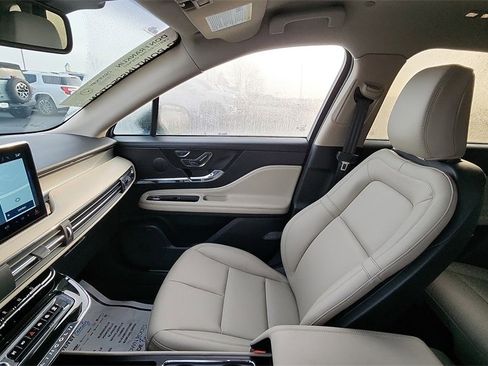 Used 2025 Lincoln Corsair FWD image 11
