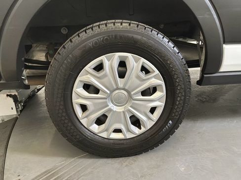 Used 2024 Ford Transit 350 XLT RWD image 11