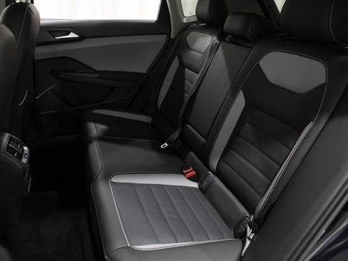 Used 2023 Volkswagen Taos SEL image 19