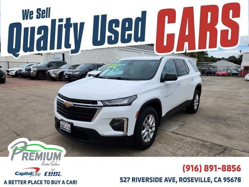 Used 2022 Chevrolet Traverse LS FWD image 1