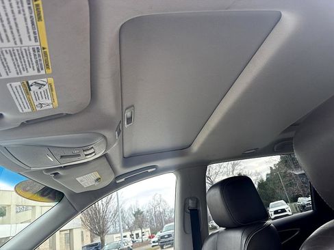 Used 2016 INFINITI QX60 Luxe w/ Deluxe Technology Package image 19