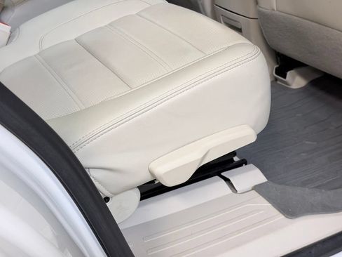 Used 2022 GMC Acadia Denali w/ Denali Ultimate Package FWD image 42