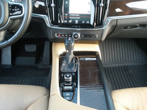 Used 2018 Volvo S90 T5 Momentum image 33