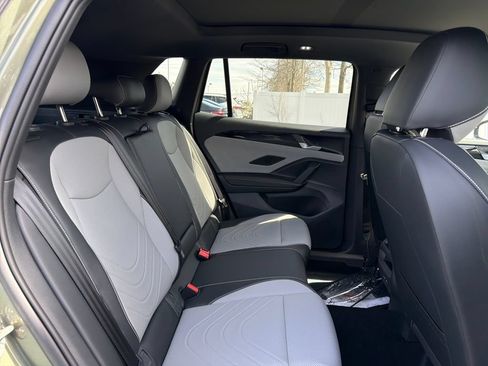 New 2026 Volkswagen Tiguan SE R-Line AWD/4WD image 32