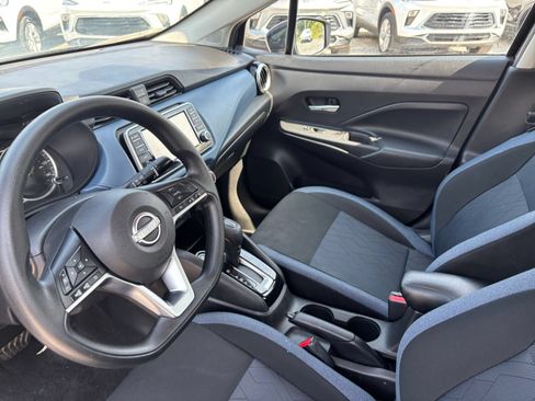 Used 2025 Nissan Versa SV FWD image 38