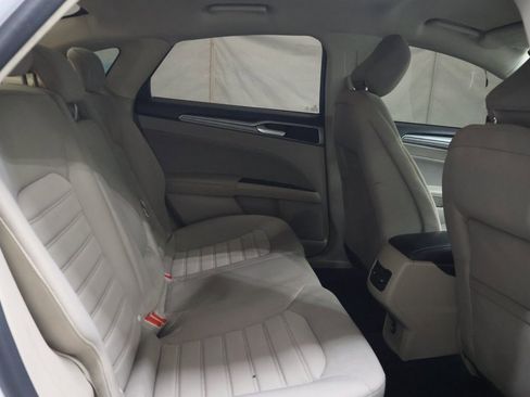 Used 2020 Ford Fusion SE image 13