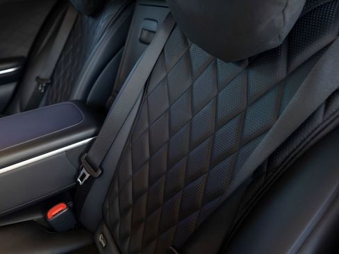 Used 2022 Mercedes-Benz S 580 4MATIC Sedan w/ AMG Line Package image 62