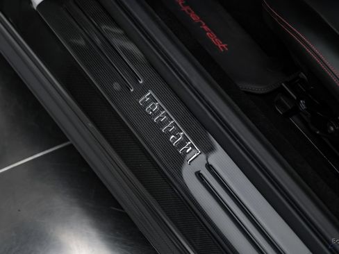Used 2019 Ferrari 812 Superfast RWD image 50