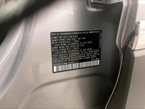 Used 2021 Volkswagen Tiguan SE image 35