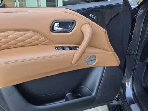 Used 2024 INFINITI QX80 Sensory w/ Cargo Package image 12