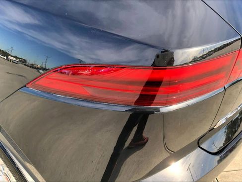 Used 2018 Jaguar E-PACE SE image 54