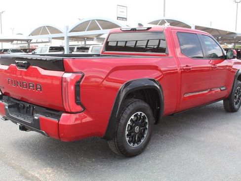 Used 2024 Toyota Tundra Platinum AWD/4WD image 3