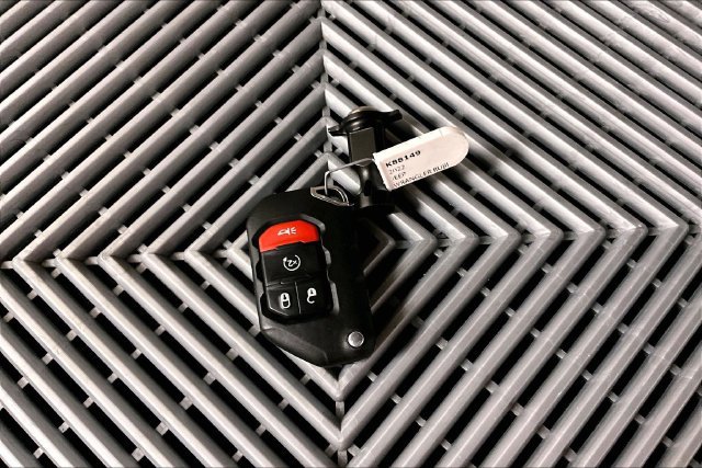 Used 2022 Jeep Wrangler Unlimited Rubicon w/ Dual Top Group AWD/4WD image 10