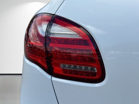 Used 2012 Porsche Cayenne image 10