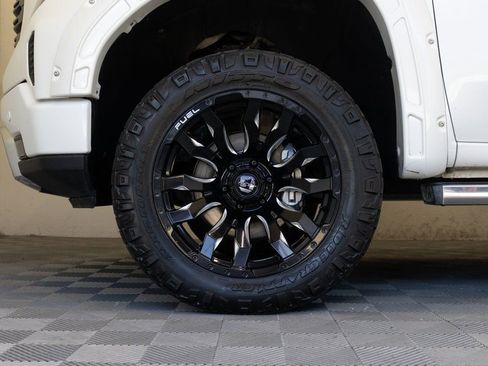 Used 2023 GMC Sierra 1500 Denali Ultimate image 9