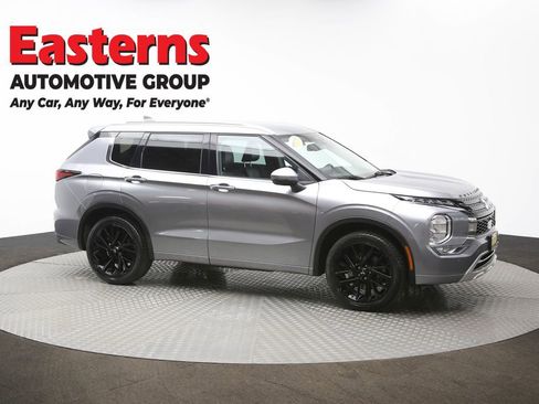 Used 2022 Mitsubishi Outlander SEL image 50