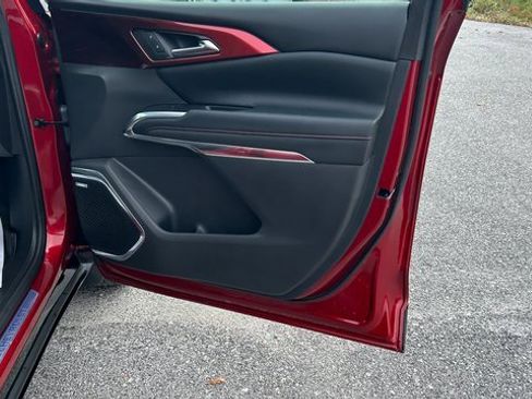 Certified 2024 Chevrolet Traverse RS image 44