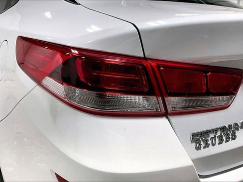 Used 2020 Kia Optima LX image 39
