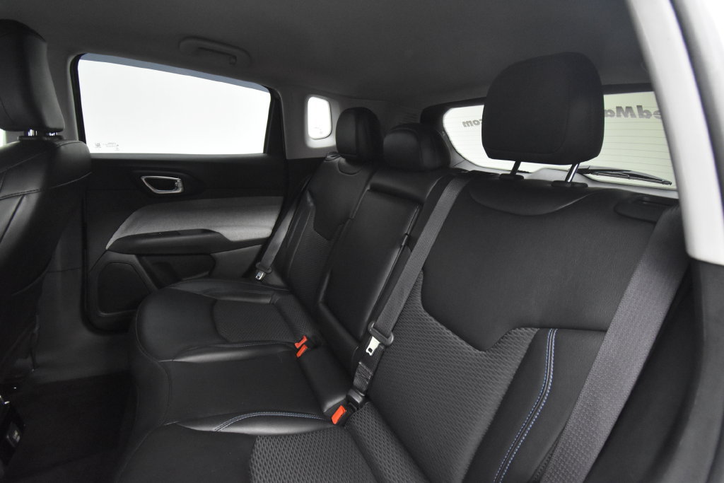 Used 2022 Jeep Compass Latitude FWD image 17