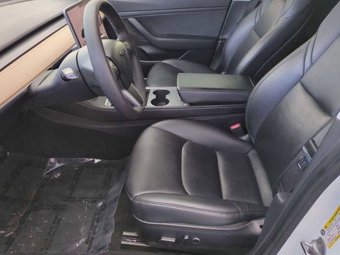 Used 2021 Tesla Model 3 Standard Range Plus image 15