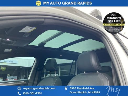 Used 2023 Volkswagen Tiguan SEL R-Line AWD/4WD image 8