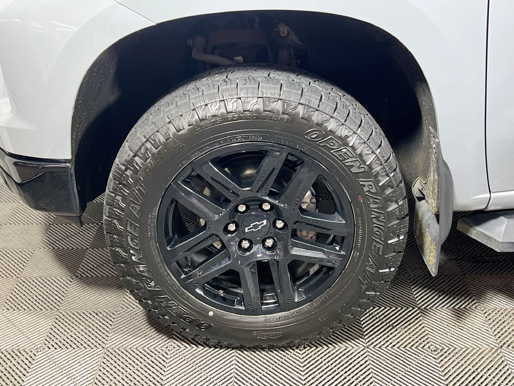 Used 2025 Chevrolet Silverado 1500 Custom Trail Boss w/ LPO, Dark Essentials Package AWD/4WD image 27
