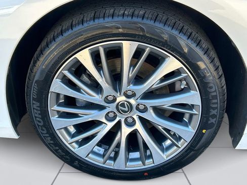 Used 2020 Lexus ES 350 w/ Premium Package FWD image 9