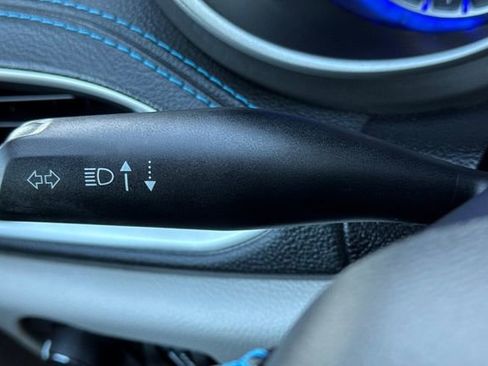 Used 2021 Chrysler Pacifica Touring-L FWD image 39