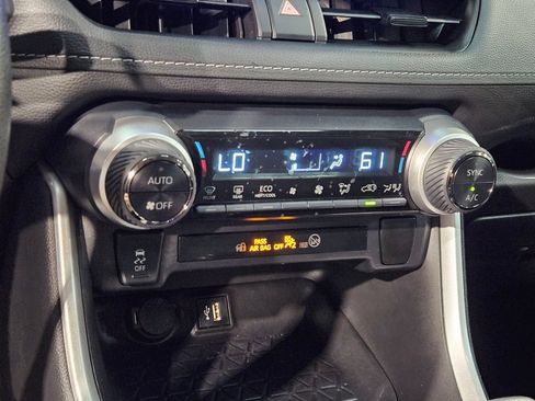Used 2023 Toyota RAV4 LE AWD/4WD image 30