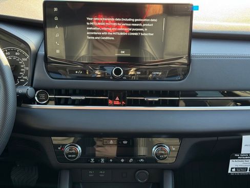 New 2026 Mitsubishi Outlander AWD image 23