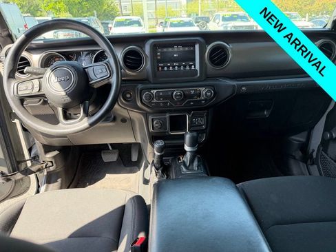 Used 2022 Jeep Wrangler Unlimited Sport AWD/4WD image 5