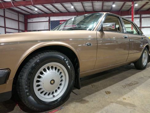 Used 1988 Jaguar XJ Vanden Plas RWD image 33